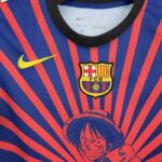 conjunto-niño-fc-barcelona-edicion-especial-monkey-d-luffy-one-piece-2025-2026-pecho