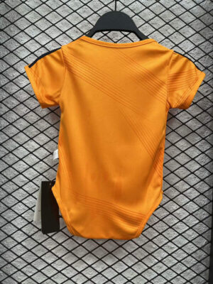 body-de-bebe-real-madrid-segunda-equipacion-2024-2025-parte-trasera