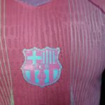 camiseta-fc-barcelona-edicion-especial-rosa-version-jugador-2025-2026-escudo camiseta-fc-barcelona-edicion-especial-rosa-version-jugador-2025-2026-escudo