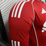 camiseta-liverpool-primera-equipacion-version-jugador-manga-larga-2025-2026-hombro camiseta-liverpool-primera-equipacion-version-jugador-manga-larga-2025-2026-hombro