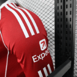camiseta-liverpool-primera-equipacion-version-jugador-manga-larga-2025-2026-hombro-izquierdo camiseta-liverpool-primera-equipacion-version-jugador-manga-larga-2025-2026-hombro-izquierdo