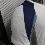 camiseta-tottenham-primera-equipacion-version-jugador-2025-2026-puño-derecho