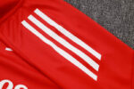 chandal-arsenal-rojo-2025-2026-hombro chandal-arsenal-rojo-2025-2026-hombro