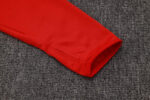 chandal-arsenal-rojo-2025-2026-puño chandal-arsenal-rojo-2025-2026-puño