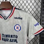 conjunto-niño-cruz-azul-segunda-equipacion-2025-2026-puño-izquierdo
