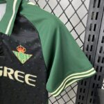 conjunto-niño-real-betis-edicion-especial-2025-2026-puño