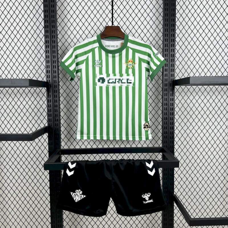 conjunto-niño-real-betis-final-conference-league-2025-2026 conjunto-niño-real-betis-final-conference-league-2025-2026