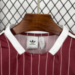 Camiseta Retro Ajax 2025-2026-cuello. Camiseta Retro Ajax 2025-2026-cuello.
