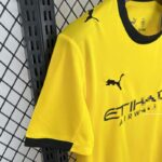 Girona segunda equipacion version aficionado 2025-2026 puño Girona segunda equipacion version aficionado 2025-2026 puño