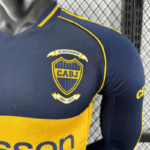 camiseta-boca-juniors-primera-equipacion-version-jugador-manga-larga-2025-2206-escudo camiseta-boca-juniors-primera-equipacion-version-jugador-manga-larga-2025-2206-escudo