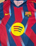 camiseta-fc-barcelona-cuarta-equipacion-2025-2026-pecho camiseta-fc-barcelona-cuarta-equipacion-2025-2026-pecho
