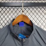 chaqueta-cortaviento-real-madrid-2025-2026-cuello