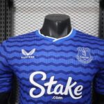camiseta-everton-primera-equipacion-version-jugador-2025-2026-pecho
