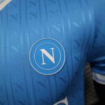 camiseta-napoli-primera-equipacion-version-jugador-2025-2026-escudo camiseta-napoli-primera-equipacion-version-jugador-2025-2026-escudo