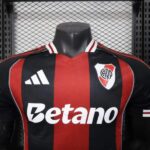 camiseta-river-plate-segunda-equipacion-version-jugador-2025-2026-pecho camiseta-river-plate-segunda-equipacion-version-jugador-2025-2026-pecho