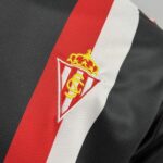 camiseta-sporting-de-gijon-segunda-equipacion-2025-2026-escudo