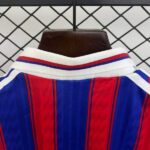 conjunto-niño-bayern-de-munich-primera-equipacion-retro-1995-1997-cuello-trasero conjunto-niño-bayern-de-munich-primera-equipacion-retro-1995-1997-cuello-trasero