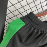 pantalon-corto-real-betis-primera-equipacion-2025-2026-lateral pantalon-corto-real-betis-primera-equipacion-2025-2026-lateral