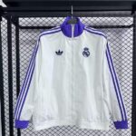 Cortaviento Real Madrid blanco con morado 2025-2026 Cortaviento Real Madrid blanco con morado 2025-2026