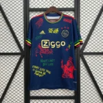camiseta-ajax-bob-marley-edicion-especial-azul-2025-2026