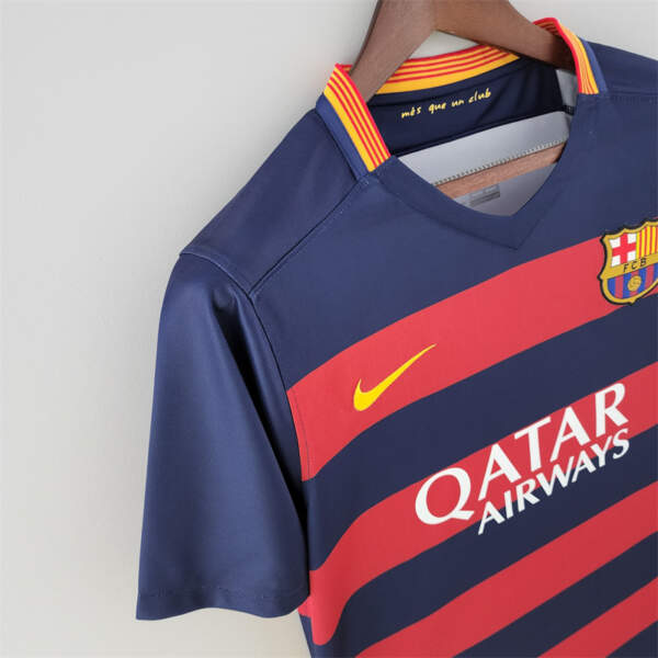 camiseta-barcelona-2015-primera-equipacion-puño