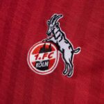 camiseta-fc-koln-segunda-equipacion-2025-2026-escud