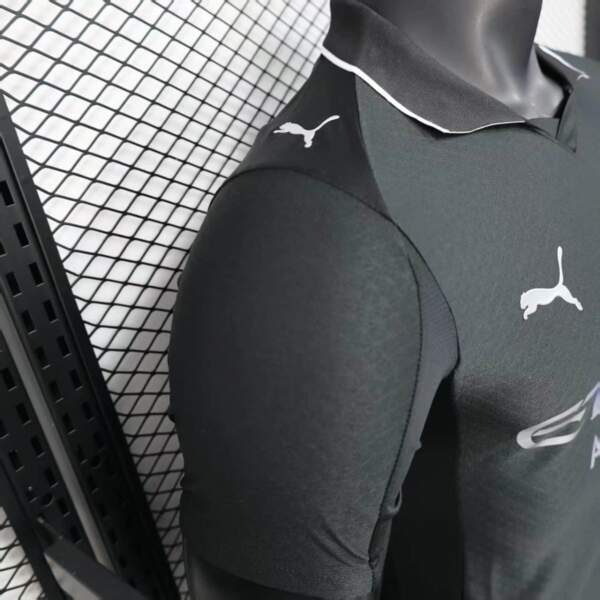 camiseta-manchester-city-segunda-equipacion-version-jugador-2025-2026-puño camiseta-manchester-city-segunda-equipacion-version-jugador-2025-2026-puño