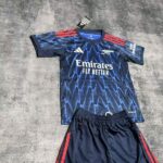 Conjunto niño Arsenal segunda equipación 2025-26 lateral Conjunto niño Arsenal segunda equipación 2025-26 lateral