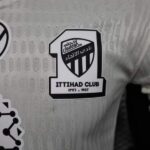 camiseta-al-ittihad-segunda-equipacion-version-jugador-2025-2026-escudo camiseta-al-ittihad-segunda-equipacion-version-jugador-2025-2026-escudo
