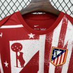 camiseta-atletico-de-madrid-pre-partido-2025-2026-cuello camiseta-atletico-de-madrid-pre-partido-2025-2026-cuello