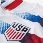 camiseta-estados-unidos-primera-equipacion-2018-escudo camiseta-estados-unidos-primera-equipacion-2018-escudo