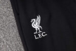 chandal-liverpool-2024-2025-escudo chandal-liverpool-2024-2025-escudo