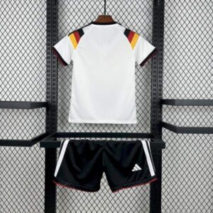 conjunto-niño-alemania-primera-equipacion-2025-2026-parte-trasera