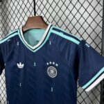 conjunto-niño-alemania-segunda-equipacion-2026-pecho