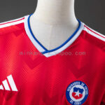 conjunto-niño-chile-primera-equipacion-2026-cuello conjunto-niño-chile-primera-equipacion-2026-cuello