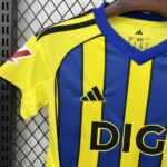 conjunto-niño-real-oviedo-segunda-equipacion-2025-2026-puño conjunto-niño-real-oviedo-segunda-equipacion-2025-2026-puño
