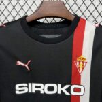 conjunto-niño-sporting-de-gijon-segunda-equipacion-2025-2026-cuello conjunto-niño-sporting-de-gijon-segunda-equipacion-2025-2026-cuello
