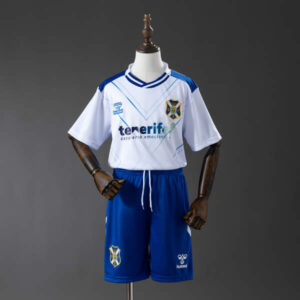 conjunto-niño-tenerife-primera-equipacion-2025-2026
