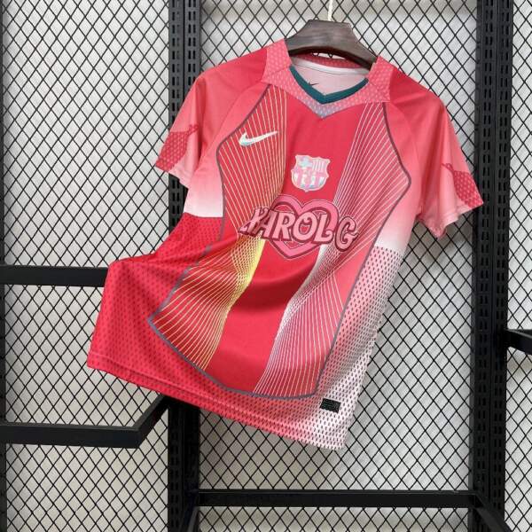 camiseta-barcelona-edicion-especial-karol-g-2025-2026 camiseta-barcelona-edicion-especial-karol-g-2025-2026