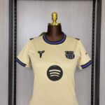 camiseta-fc-barcelona-segunda-equipacion-mujer-2025-2026-pecho camiseta-fc-barcelona-segunda-equipacion-mujer-2025-2026-pecho