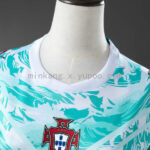 camiseta-portugal-segunda-equipacion-mujer-2025-2026-cuello camiseta-portugal-segunda-equipacion-mujer-2025-2026-cuello