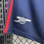 pantalon-corto-arsenal-segunda-equipacion-2025-2026-escudo