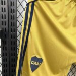 pantalon-corto-boca-juniors-segunda-equipacion-2025-2026-lateral pantalon-corto-boca-juniors-segunda-equipacion-2025-2026-lateral