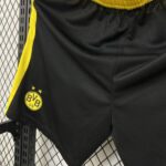 pantalon-corto-borussia-dortmund-primera-equipacion-2025-2026-parte-inferior pantalon-corto-borussia-dortmund-primera-equipacion-2025-2026-parte-inferior