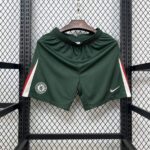 Compra el Pantalón Corto Chelsea Segunda 2025/2026 en Imbictoz. Short verde oscuro técnico, panel lateral contrastado, cintura elástica y cordón interior. Envío seguro, control de calidad y cambios fáciles. Compra el Pantalón Corto Chelsea Segunda 2025/2026 en Imbictoz. Short verde oscuro técnico, panel lateral contrastado, cintura elástica y cordón interior. Envío seguro, control de calidad y cambios fáciles.