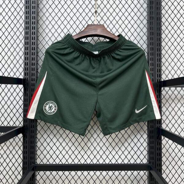 Compra el Pantalón Corto Chelsea Segunda 2025/2026 en Imbictoz. Short verde oscuro técnico, panel lateral contrastado, cintura elástica y cordón interior. Envío seguro, control de calidad y cambios fáciles. Compra el Pantalón Corto Chelsea Segunda 2025/2026 en Imbictoz. Short verde oscuro técnico, panel lateral contrastado, cintura elástica y cordón interior. Envío seguro, control de calidad y cambios fáciles.