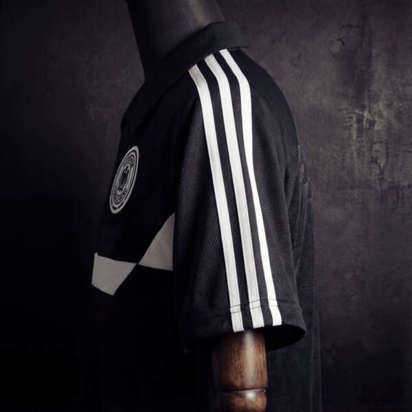Camiseta Alemania Fútbol Retro - Negra