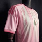 camiseta-algeria-world-cup-pre-match-rosa-2026-lateral