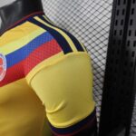 camiseta-colombia-edicion-especial-version-jugador-mundial-2026-puño camiseta-colombia-edicion-especial-version-jugador-mundial-2026-puño