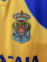 camiseta-las-palmas-primera-equipacion-retro-2000-2001-escudo camiseta-las-palmas-primera-equipacion-retro-2000-2001-escudo
